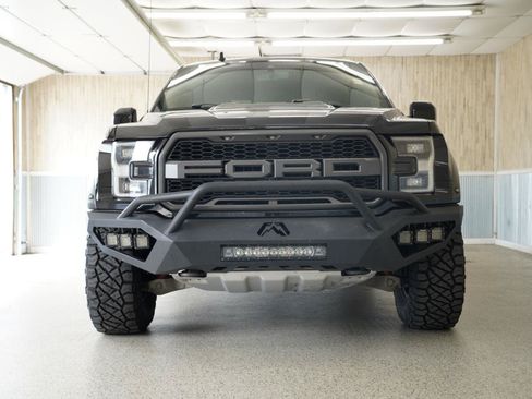Used 2019 Ford F150 Raptor w/ Equipment Group 802A Luxury AWD/4WD image 2