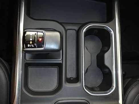 Used 2022 Chevrolet Silverado 1500 LT Trail Boss w/ LT Trail Boss Premium Package AWD/4WD image 20