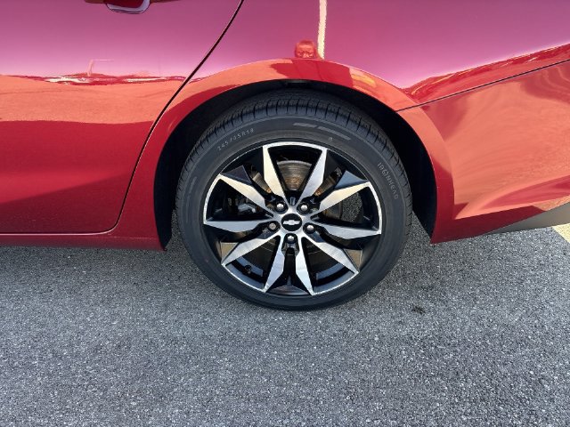 Used 2018 Chevrolet Malibu LT w/ Leather Package FWD image 14