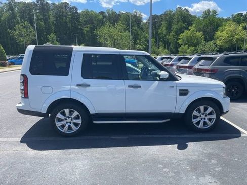 Used 2016 Land Rover LR4 HSE image 3
