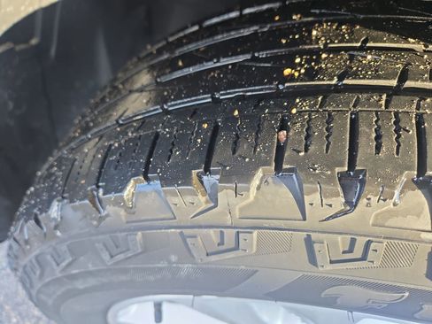 Certified 2018 Ford Explorer XLT image 28