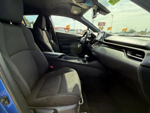 Used 2018 Toyota C-HR XLE FWD image 16
