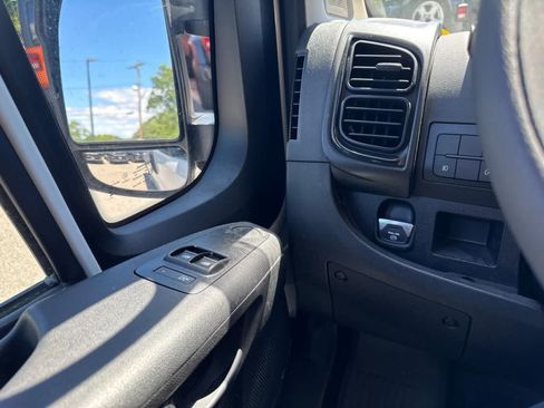 Used 2025 RAM ProMaster 2500 w/ U-Haul Equipment Group FWD image 19