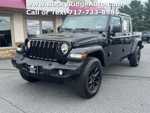 Used 2023 Jeep Gladiator Sport AWD/4WD image 3