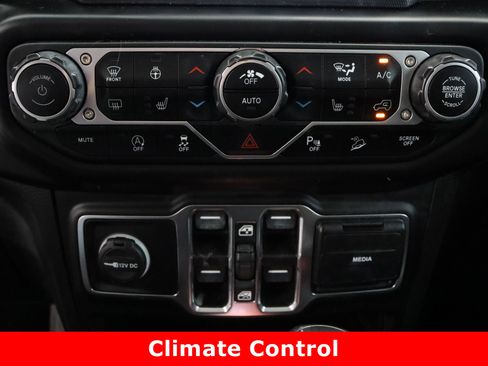 Used 2020 Jeep Wrangler Unlimited Sahara image 19