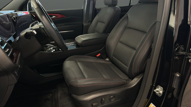 Used 2024 Chevrolet Traverse Z71 w/ LPO, Floor Liner Package AWD/4WD image 9