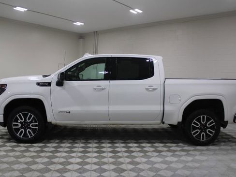 Used 2024 GMC Sierra 1500 AT4 w/ Technology Package image 8