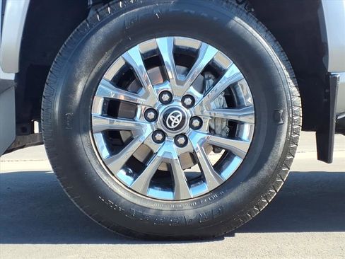 Used 2024 Toyota Tacoma Limited w/ Limited Package (LT) image 9