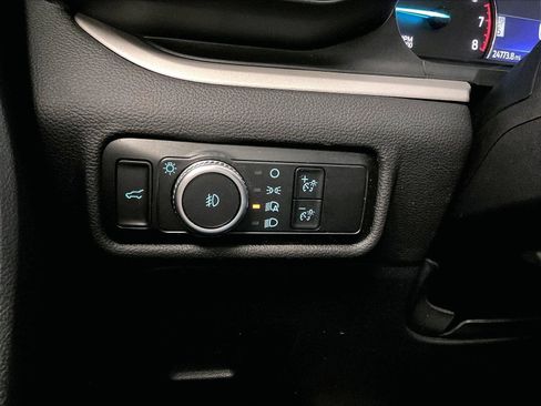 Used 2023 Ford Explorer XLT w/ Equipment Group 202A AWD/4WD image 31