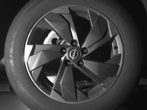 Used 2025 Nissan Rogue SV FWD image 15