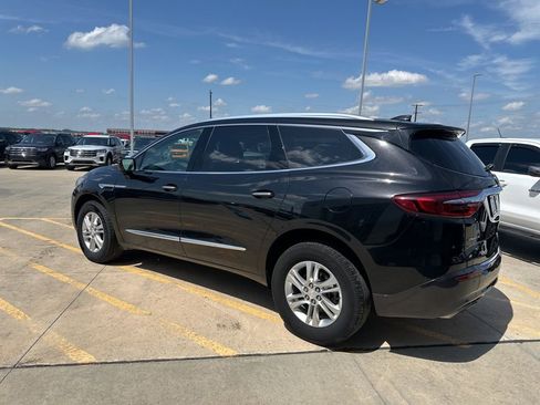 Used 2018 Buick Enclave Essence FWD image 5