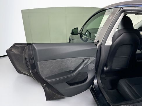 Used 2024 Tesla Model Y Long Range AWD/4WD image 24