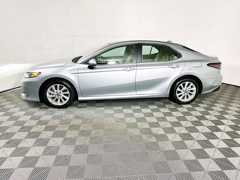 Used 2023 Toyota Camry LE image 5