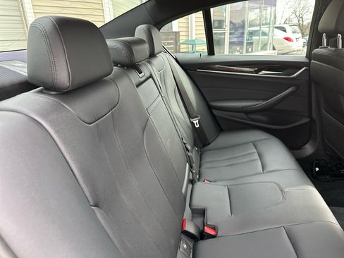 Used 2019 BMW 530e w/ Convenience Package image 25