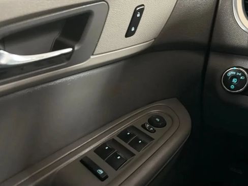 Used 2014 Chevrolet Traverse LT w/ LPO, 'HIT The Road' Package FWD image 15