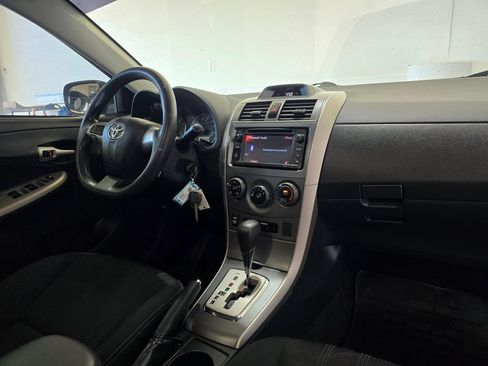 Used 2013 Toyota Corolla S FWD image 31