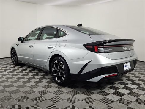 Used 2024 Hyundai Sonata SEL image 3