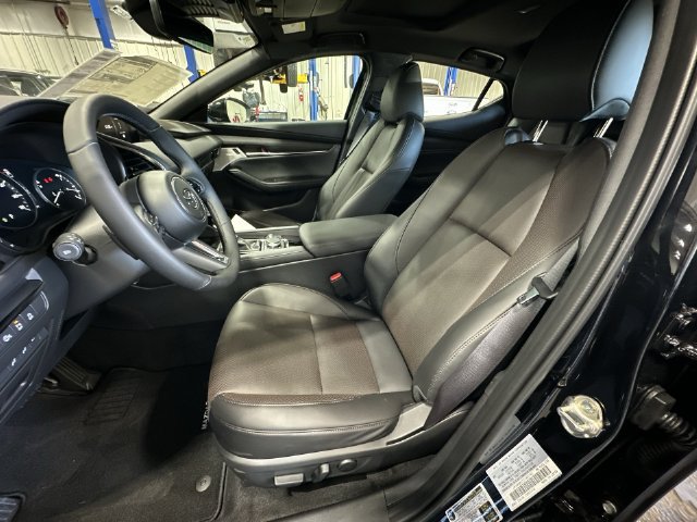 New 2026 MAZDA MAZDA3 Hatchback w/Premium Plus Pkg AWD/4WD image 17