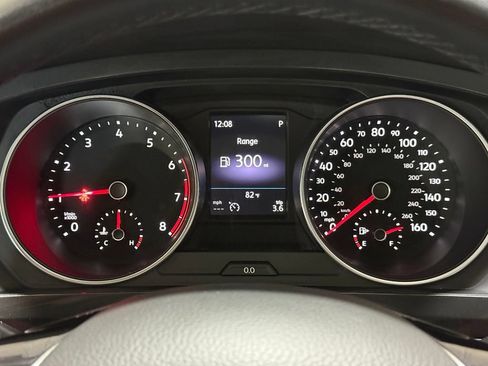Used 2018 Volkswagen Tiguan SE AWD/4WD image 12