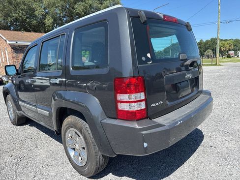 Used 2011 Jeep Liberty Sport AWD/4WD image 6