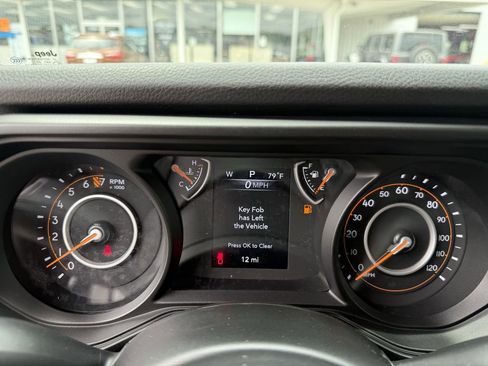 New 2025 Jeep Gladiator Sport image 25