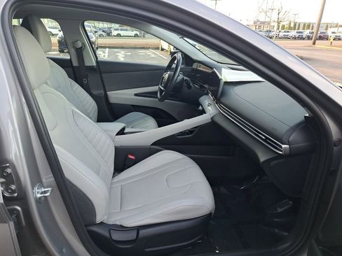 Used 2022 Hyundai Elantra Limited w/ Cargo Package image 18