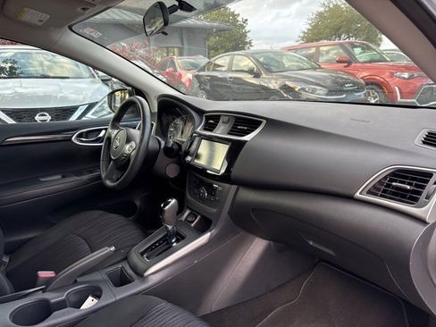 Used 2019 Nissan Sentra SV w/ Exterior Package image 10
