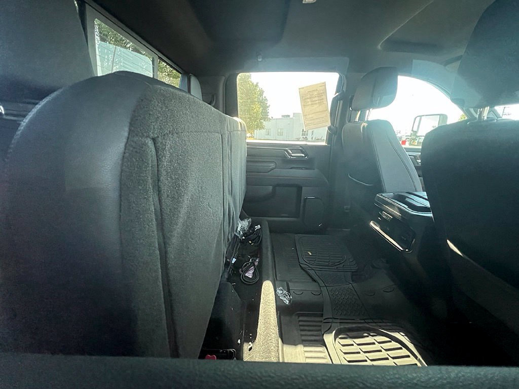 Used 2024 GMC Sierra 2500 AT4 w/ Technology Package AWD/4WD image 13