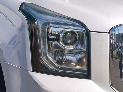 Used 2017 GMC Yukon XL Denali RWD image 4