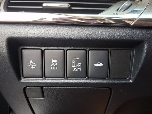 Used 2018 Toyota Avalon XLE Premium image 27