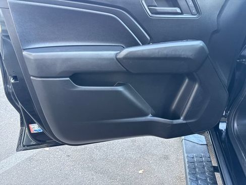 Used 2024 Chevrolet Colorado Trail Boss w/ Technology Package AWD/4WD image 10