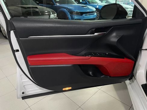 Used 2020 Toyota Camry XSE image 13