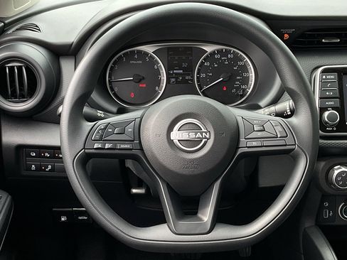 New 2025 Nissan Kicks Play S image 19