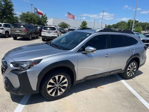 Used 2023 Subaru Outback Touring AWD/4WD image 6