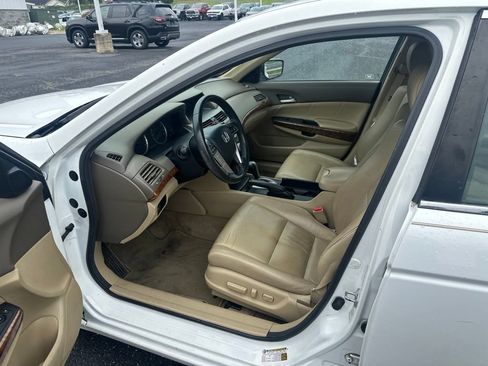 Used 2010 Honda Accord EX-L image 9