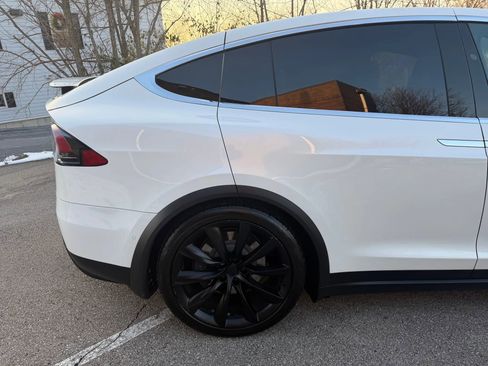 Used 2018 Tesla Model X 100D image 56