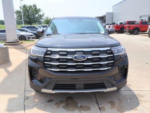 New 2026 Ford Explorer Active RWD image 8