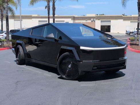 Used 2024 Tesla Cybertruck Cyberbeast AWD/4WD image 2