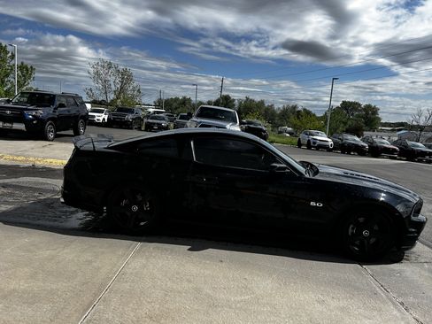 Used 2014 Ford Mustang GT Premium w/ Electronics Package RWD image 6