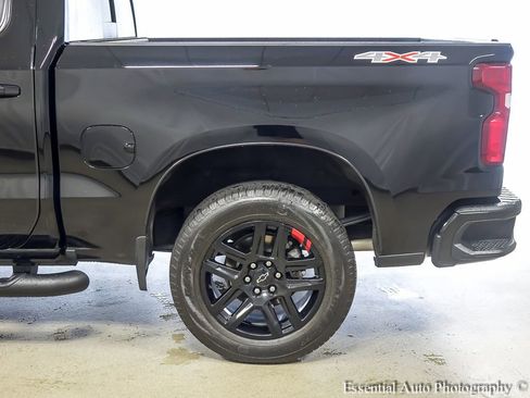 Used 2023 Chevrolet Silverado 1500 RST w/ Redline Edition AWD/4WD image 9