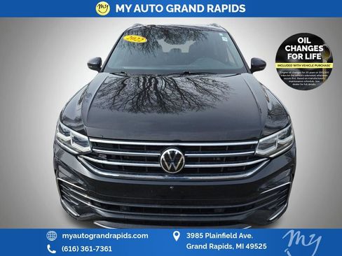 Used 2022 Volkswagen Tiguan SEL R-Line image 2