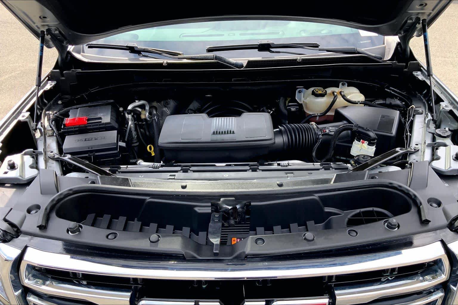 Used 2023 GMC Yukon SLT AWD/4WD image 32