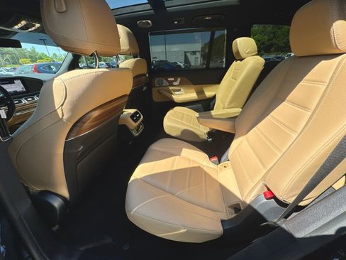 Used 2024 Mercedes-Benz GLS 450 4MATIC image 25