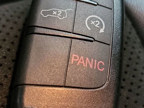 Used 2020 Jeep Grand Cherokee Altitude image 31