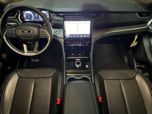 New 2025 Jeep Grand Cherokee L Limited w/ Luxury Tech Group II image 12