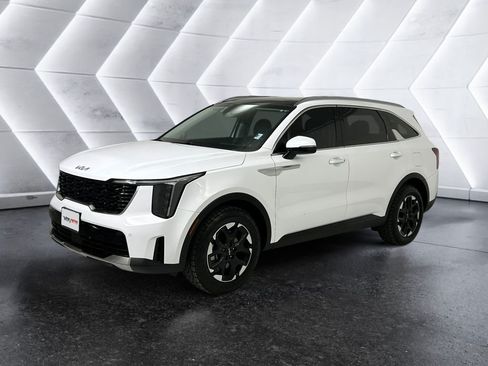 Used 2025 Kia Sorento S w/ Panoramic Sunroof Package FWD image 3