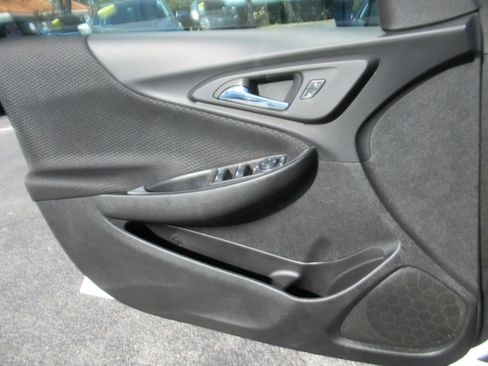 Used 2025 Chevrolet Malibu LT image 27