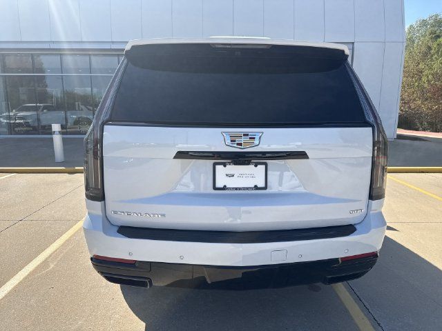 Used 2026 Cadillac Escalade Platinum Sport w/ LPO, Floor Liner Package AWD/4WD image 4