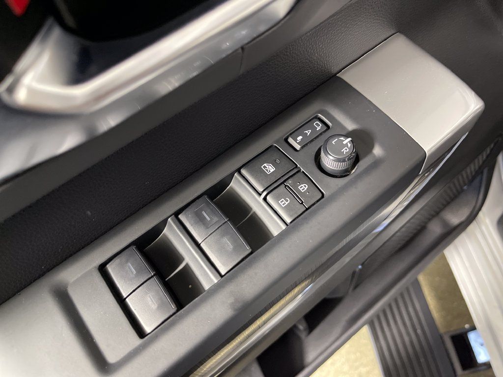 Used 2023 Toyota Tundra Platinum AWD/4WD image 16