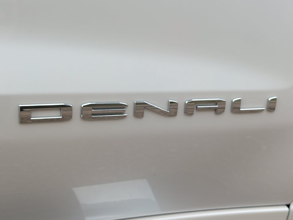 Used 2023 GMC Sierra 1500 Denali w/ Technology Package AWD/4WD image 42